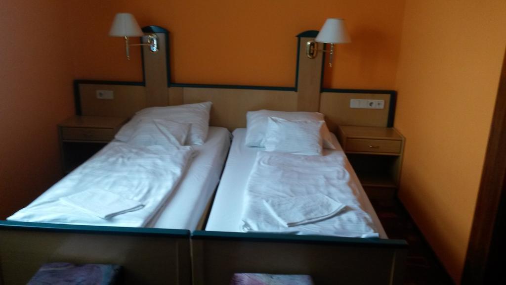 Venusz Panzio Es Vendeglo Bed & Breakfast Bagod Ngoại thất bức ảnh