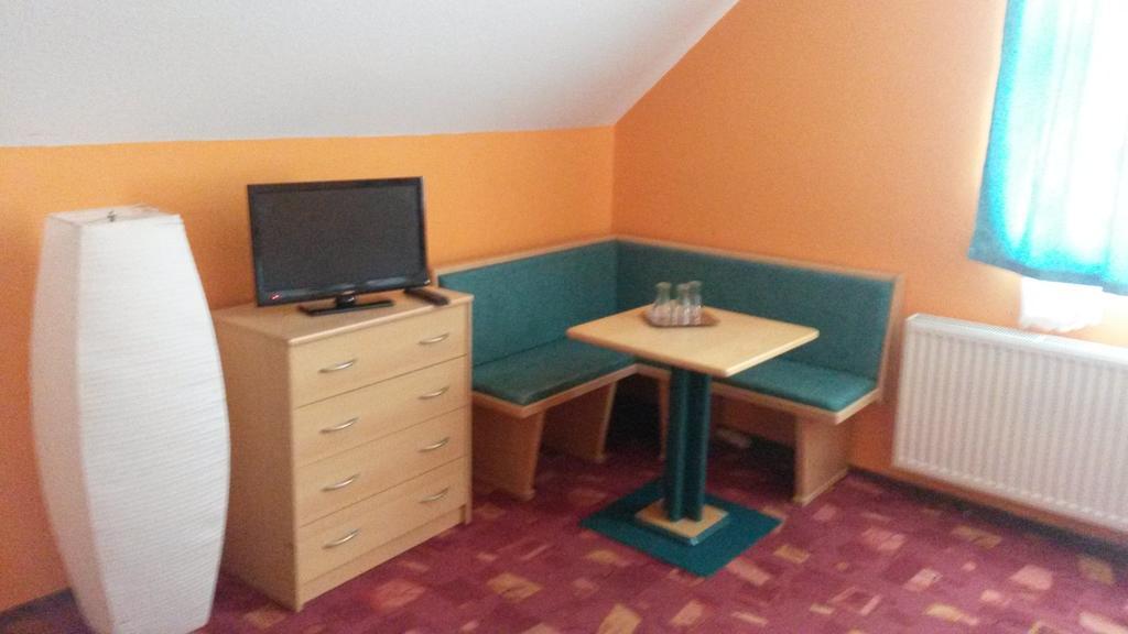 Venusz Panzio Es Vendeglo Bed & Breakfast Bagod Ngoại thất bức ảnh