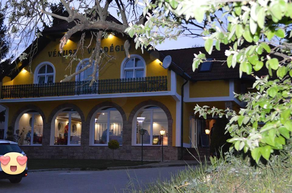 Venusz Panzio Es Vendeglo Bed & Breakfast Bagod Ngoại thất bức ảnh
